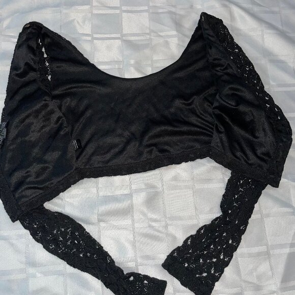 π Bundle Deal: 4 for $20! π black lace shrug - Picture 3 of 7